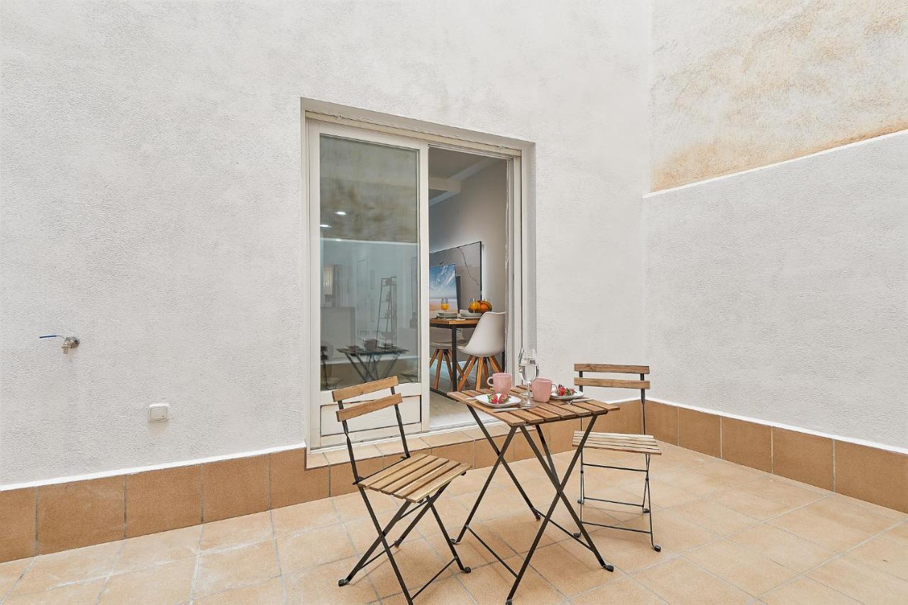 Mareva Apartment Malaga Exterior photo